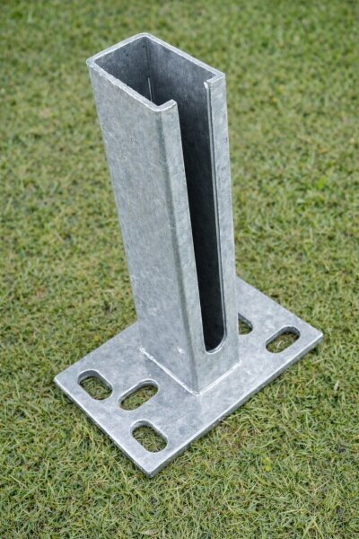 Bodenplatte / Pfostenhalter zum Aufd&uuml;beln / feuerverzinkt
